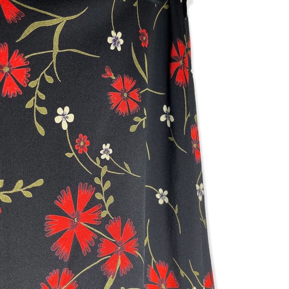 Ann Taylor red floral print black rayon skirt size 4p - Picture 8 of 9